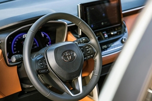 En stock 2024 nuevo Toyota <span class=keywords><strong>Corolla</strong></span> <span class=keywords><strong>Cross</strong></span> 2.0l ECvt Elite Edition Compact Suv <span class=keywords><strong>Hybrid</strong></span> Vehicles - Product Image 6