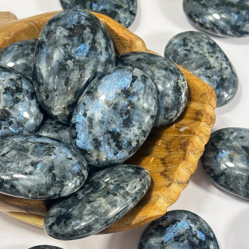 หินปาล์ม Larivikite