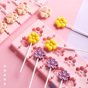 แม่พิมพ์ซิลิโคนรูปดอกซากุระน่ารักสำหรับทำขนมเค้ก ลูกอม และฟองดองท์ พร้อมแท่งไม้ สำหรับงาน DIY ทำเองที่บ้าน - Product Image 1