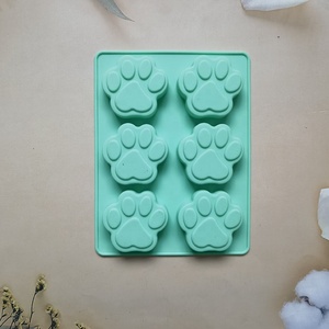 <span class=keywords><strong>Molde</strong></span> <span class=keywords><strong>de</strong></span> Silicona para Pastel con Forma <span class=keywords><strong>de</strong></span> <span class=keywords><strong>Huella</strong></span> <span class=keywords><strong>de</strong></span> <span class=keywords><strong>Perro</strong></span> <span class=keywords><strong>de</strong></span> 6 Cavidades. <span class=keywords><strong>Molde</strong></span> para Galletas, Fondant, Patas <span class=keywords><strong>de</strong></span> <span class=keywords><strong>Perro</strong></span> y Gato, Dulces para Mascotas, Galletas, Gelatina, Cubitos <span class=keywords><strong>de</strong></span> Hielo, Chocolate - Product Image 4