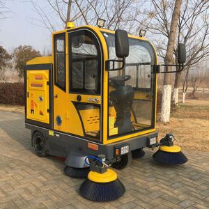 Hot Selling Floor Cleaning Machine Outdoor Street Road Ride on Auto Scrubber Mobile - Product Image 4