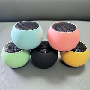 Haut-parleur Bluetooth M3 Macaron TWS Mini en forme de canon en acier, idéal pour les achats en gros et comme cadeau de vacances - Product Image 1