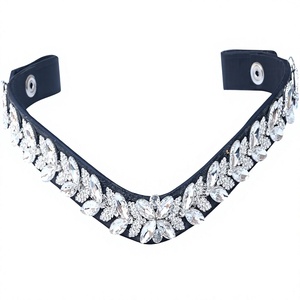 Sangle de tête de cheval en cuir avec feuille de cristal et strass pour l'équitation et le dressage - Product Image 2