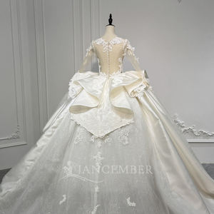 Vestidos de Novia de Satén con Bordado de Flores y Manga Larga Estilo Imperio para Mujer, Modelo XS247 Modern Long Chapel Train - Product Image 6