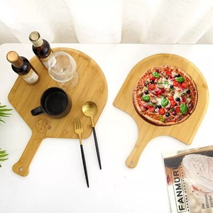 Plateau de cuisson en bambou en forme d'éventail avec poignée en bois pour pizza, steak, pâtisserie, fruits et desserts, 40x28cm, pour hôtels, cafés et salons de thé - Product Image 1