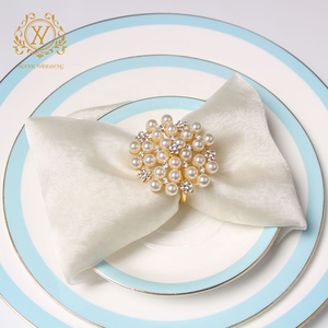 Nouveau mariage vacances Table décorations brillant strass <span class=keywords><strong>or</strong></span> <span class=keywords><strong>perle</strong></span> serviette anneau noël flocon <span class=keywords><strong>de</strong></span> neige serviette <span class=keywords><strong>boucle</strong></span> - Product Image 4