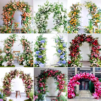 Dekorasi Pernikahan Lengkungan Bunga Sutra Buatan Desain Bunga Berbentuk Tanduk Mawar Daisy Hydrangea Daun Monstera Dekorasi Latar Belakang