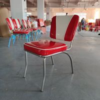 Ensemble de tables et de chaises en cuir rouge à cadre métallique de style classique américain des années 50 pour les restaurants, les cafés et les bars
