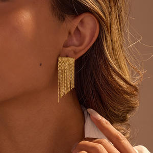 Pendientes de cadena con flecos exagerados de estilo europeo, hechos de acero inoxidable, modernos y con un toque de diseño indie. - Product Image 1