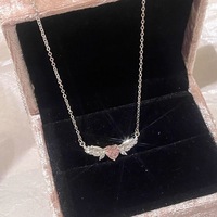 Collier Cœur en Tungstène Ailes d'Ange Style Féerique pour Femme, Pendentif Élégant et Doux, Luxe Léger, Tendance Instagram