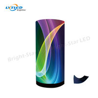 Écran vidéo LED cylindrique flexible couleur pleine gamme P1.667 320x160mm personnalisable pour ascenseur de centre commercial
