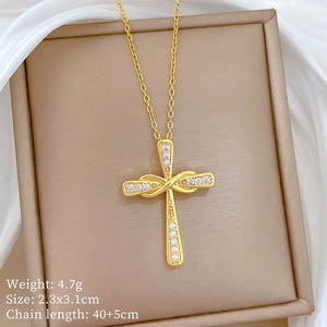 <span class=keywords><strong>Collana</strong></span> Elegante Stile Lusso Croce Distorto <span class=keywords><strong>con</strong></span> Diamanti Scintillanti e Pietre di Zircone - Product Image 5