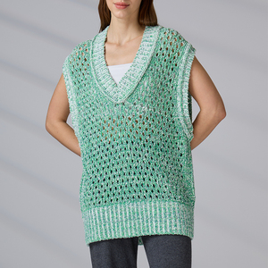 Chaleco de punto personalizado OEM, top sin mangas con cuello en V y malla hueca para mujer - Product Image 3