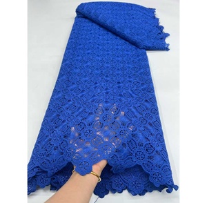 Venta al por mayor de fábrica: Cordón bordado de guipur soluble en agua, tela de encaje de 5 yardas para ropa de mujer. - Product Image 2