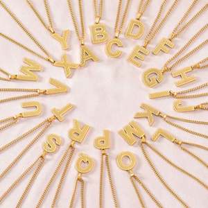 Nuevo Collar con Colgante de Letra Inicial de Acero Inoxidable Chapado en Oro PVD Antideslustre al por Mayor para Mujer - Product Image 1