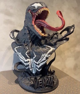 Statue buste grandeur nature <span class=keywords><strong>Marvel</strong></span> <span class=keywords><strong>Venom</strong></span> <span class=keywords><strong>1</strong></span>:<span class=keywords><strong>1</strong></span> avec base en résine et fibre de verre, représentant un tentacule symbionte à longue langue, figurine de film - Product Image 5