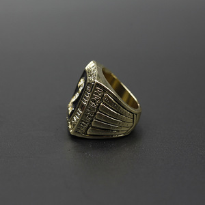 Vente en gros Temple de la renommée du baseball 1995-2014 Yankees star Derek Jeter no.<span class=keywords><strong>2</strong></span> Bague de championnat - Product Image 2