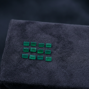 Lot de 12 pierres précieuses en onyx vert naturel à 100 %, taille émeraude 4x6 mm, pierres calibrées en vrac pour la fabrication de bijoux - Product Image 3
