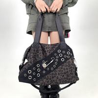 Tas Tote Jalanan Motif Leopard Personalisasi Y2K dengan Kapasitas Besar, Desain Pin dan Niche, Tas Selempang Bahu