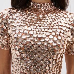 Abiti Casual <span class=keywords><strong>Mini</strong></span> Eleganti in Tessuto Elasticizzato Lavorato a Maglia con Maniche Corte Personalizzate, Paillettes Dorate a Conchiglia, Collo Alto, Vita Naturale e Orlo Arricciato - Product Image 6