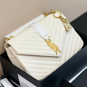 Sac <span class=keywords><strong>à</strong></span> <span class=keywords><strong>main</strong></span> de luxe en cuir de vachette haut de gamme, sac bandoulière de créateur, texture premium, sac messager tendance pour femme, quincaillerie dorée 2026 - Product Image 6