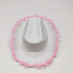 Chapeau de <span class=keywords><strong>cowboy</strong></span> blanc avec bordure en plumes roses et étoile à paillettes pour les enterrements de vie de jeune fille, les fêtes costumées et les tenues de jeu de rôle pour femmes - Product Image 4