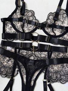 Conjunto de lencería sexy de 3 piezas con bordado floral de malla transparente de alta calidad para mujer, sujetador y bragas de encaje bordado transparente. - Product Image 6