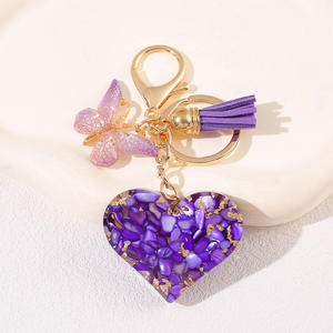Porte-clés en résine fait main avec cœur, feuille d'or, pierre, papillon, breloque, pendentif pour sac, cadeau d'anniversaire personnalisé pour elle - Product Image 3