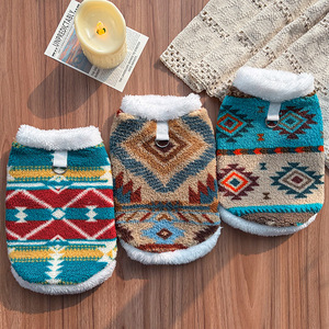 Chaleco para mascotas Weiwang, forro polar con patrón Fair Isle, ropa de invierno de estilo étnico para perros y gatos, ropa cálida y acogedora para mascotas pequeñas - Product Image 4