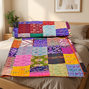 Couette Kantha en coton indien sari patchwork à la main - Product Image 2