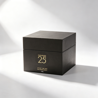 Boîte cadeau rigide de luxe personnalisée noire et or avec couvercle et base carrés en papier pour les marques de cosmétiques et de soins de la peau