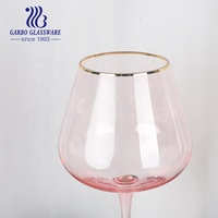 Desain Baru Warna Merah Muda Piala Kaca Solid dengan Pinggiran Emas untuk Minum Anggur Stem Glassware Digunakan untuk Pesta Sampanye Glassware
