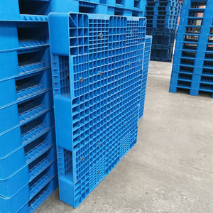 พาเลทพลาสติกพร้อมส่งจำนวนมาก มีสต็อกจำนวนมาก จัดส่งได้ทันทีสำหรับผู้ซื้อนำเข้าทั่วโลก - Product Image 1