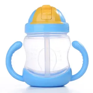 Yeni bebek besleme ürünleri BPA ücretsiz güzel karikatür 280ml bebek damlatmaz bardak/bebek eğitim şişe saman ile
