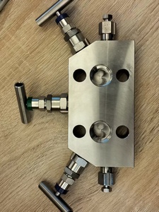 ท่อร่วมสแตนเลส At Stock Original R305 แบบ 2/3/5 ทาง IP65 0305/0306 ราคาดี - Product Image 1