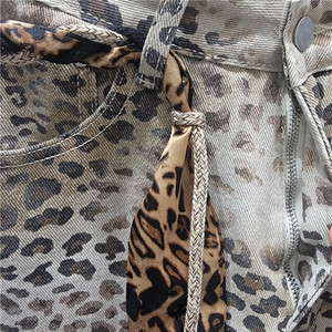Wholesale autumn 2026 new fashion elegant casual retro washed <strong>old</strong> gradual change smudged leopard print <strong>women</strong> <strong>jeans</strong> - Product Image 4