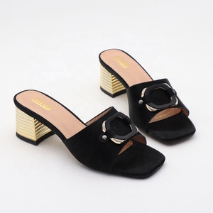 Y alta qualità 5cm gomma Superfi punta aperta goffo tacco medio donna sandali taglie forti da donna - Product Image 2