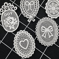 Dentelle élégante soluble dans l'eau, logo brodé personnalisé en usine, appliques florales pour la décoration de vêtements