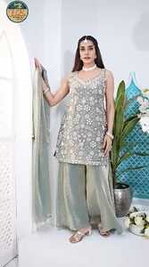 Ensemble Kurti brodé élégant pour femmes avec pantalon palazzo, tenue ethnique traditionnelle, tenue de fête confortable - Product Image 4