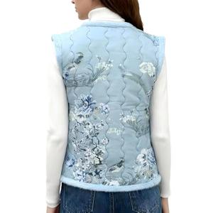 Elegante <span class=keywords><strong>Chaleco</strong></span> de Invierno de Inspiración China, Estampado Floral Azul Claro con Ribete de Terciopelo Suave, Ropa Casual para Reuniones para Mujeres de Mediana Edad - Product Image 4