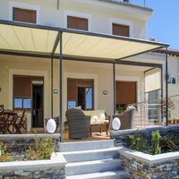 Toit électrique motorisé rétractable en PVC de style moderne Toit extérieur en alliage d'aluminium Pliable Patio Pergola Auvents rétractables