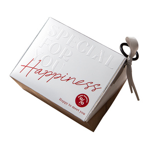 Juego <span class=keywords><strong>de</strong></span> cajas <span class=keywords><strong>de</strong></span> dulces <span class=keywords><strong>de</strong></span> boda <span class=keywords><strong>de</strong></span> gama alta rosa roja Cajas <span class=keywords><strong>de</strong></span> recuerdo vacías <span class=keywords><strong>de</strong></span> cartón Kraft elegantes Mini impresión estampada Retorno <span class=keywords><strong>de</strong></span> materiales reciclados - Product Image 2