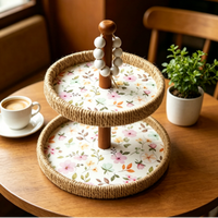 Support à gâteaux rustique fait main à 2 niveaux en rotin tressé à motif floral, avec poignée en bois, plateau de service décoratif pour la maison