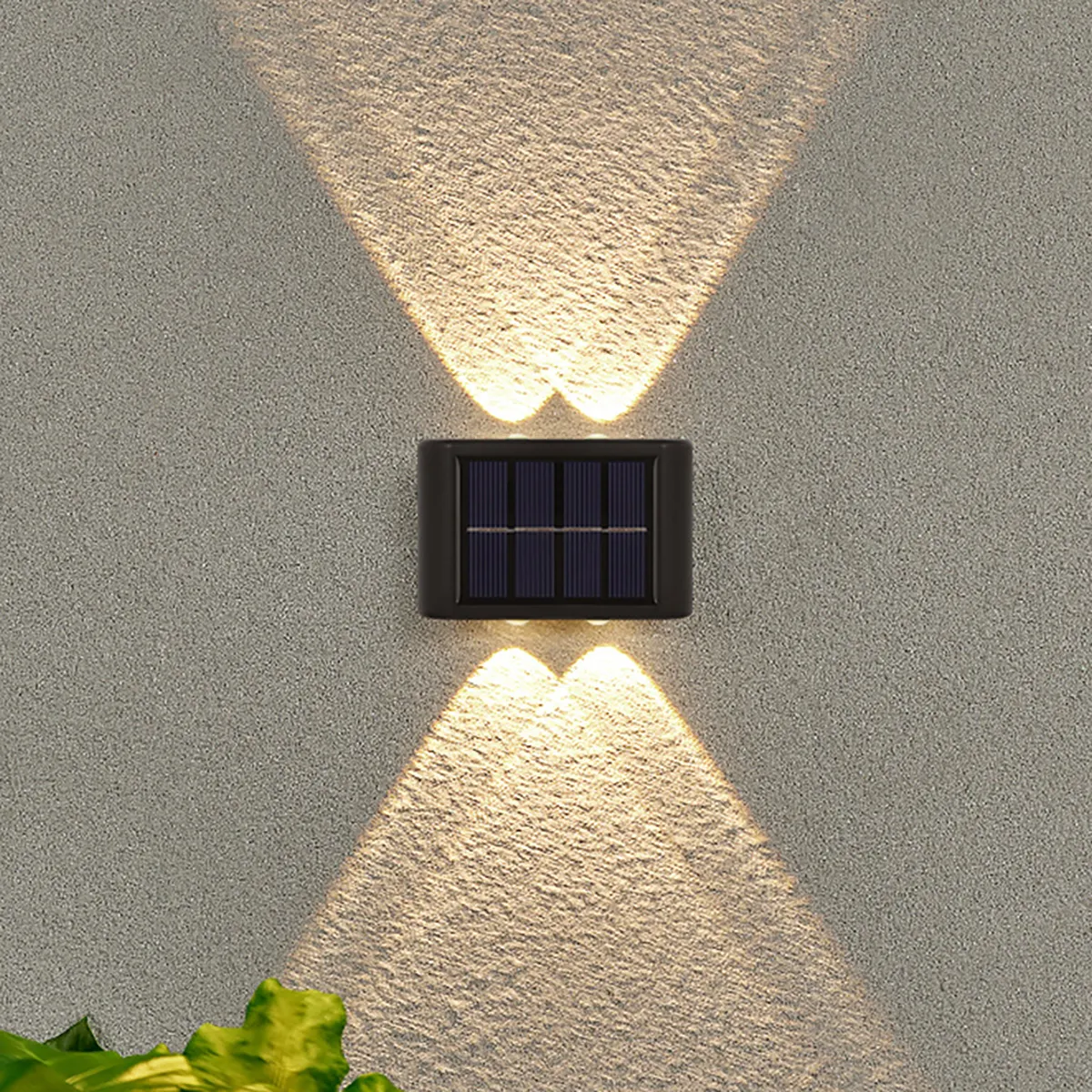 गर्म बेच आउटडोर सौर दीवार लैंप ऊपर और नीचे चमकदार सौर ऊर्जा दीवार प्रकाश उद्यान रोशनी