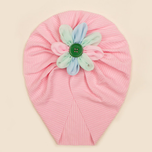 Gorros de bebé Xiximi con botones y flores, ropa de bebé recién nacido, gorros cómodos de <span class=keywords><strong>invierno</strong></span> para bebé, <span class=keywords><strong>gorro</strong></span> tipo pullover. - Product Image 6