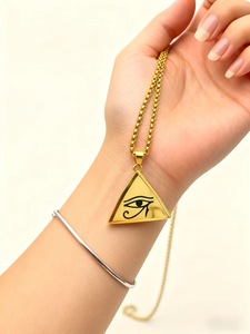 Collier unisexe en acier inoxydable avec pendentif triangle œil d'Horus, bijou rétro classique et tendance - Product Image 5