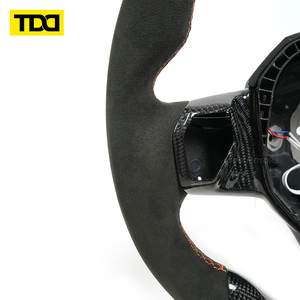 Volant en fibre de carbone à 3 branches TDD compatible avec Lamborghini – Surpiqûres orange pour une performance accrue en course - Product Image 3