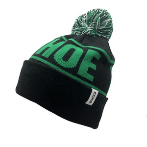 <span class=keywords><strong>Bonnet</strong></span> tricoté d'hiver pour femme, <span class=keywords><strong>noir</strong></span> et vert, avec pompons, logo jacquard personnalisé, impression numérique d'image et lettres, vente en gros - Product Image 1
