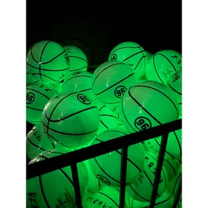 Lichtgevende Mand Licht Up Bal Basketbal