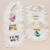 Bavoirs pour bébé à volants de haute qualité, 2 couches de coton mousseline, bavoirs anti-bave pour nourrissons avec motifs de dessins animés mignons pour les nouveau-nés qui font leurs dents